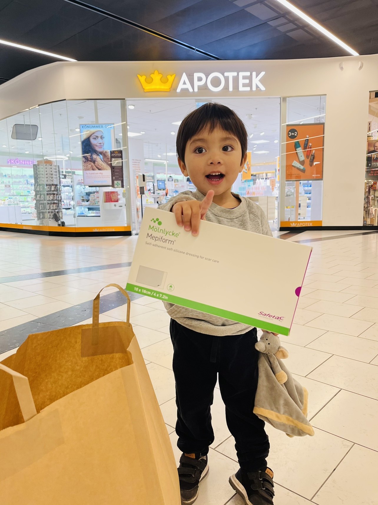 淡化疤痕适用于术后痂脱落后