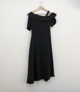 圣迪折扣女装 收腰挖袋设计优雅波浪裙摆短袖连衣裙 创意拼接长裙