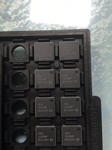 ic供应商. intel WGI210AT 芯片 WGI210IT 全新原装正品