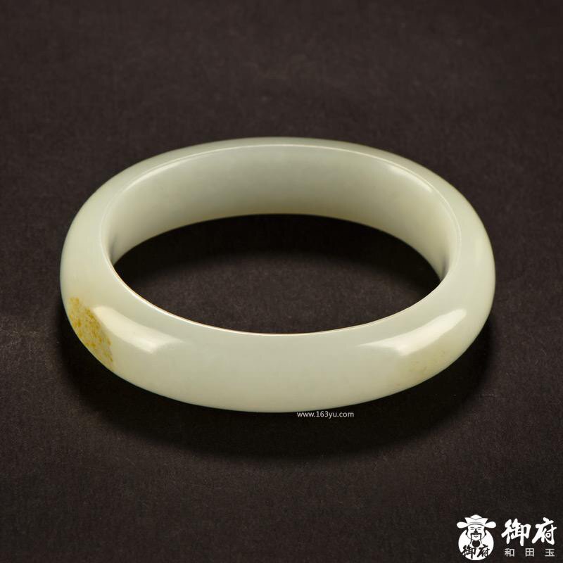 新疆和田玉黄皮白玉籽玉手镯贵妃镯内径55.8mm 58.6克