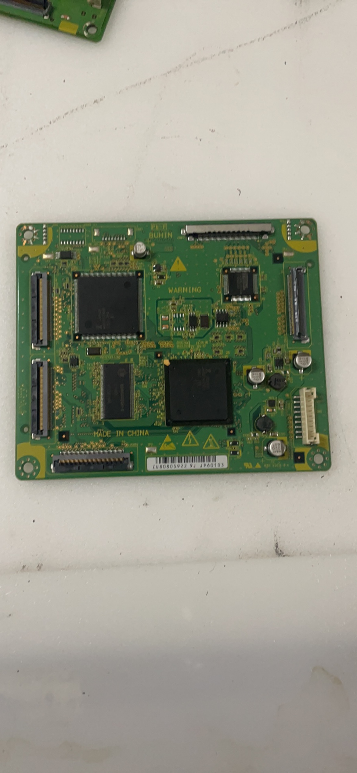 日立P42E101C逻辑板JA09572 JP60103屏 FDF42C128135UC-42测好