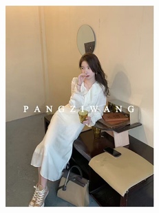 胖子王老板明星同款谭清洞女一号连衣裙秋v领仙气初恋小白中长裙