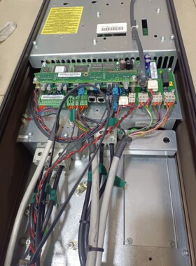 ACS600系列变频器acs60100303，图片实