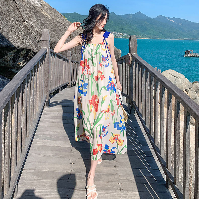 海边度假沙滩裙女旅游吊带连衣裙拍照裙子云南衣服三亚旅行穿搭夏