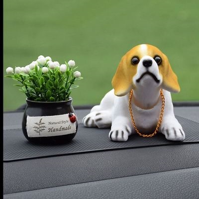 车载摇头狗狗汽车摆件可爱g摇头公仔萌宠名犬车载摆件车内装饰用