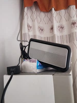 投影仪极米Play 便携式和坚果J6S哪个好，差别大不大？