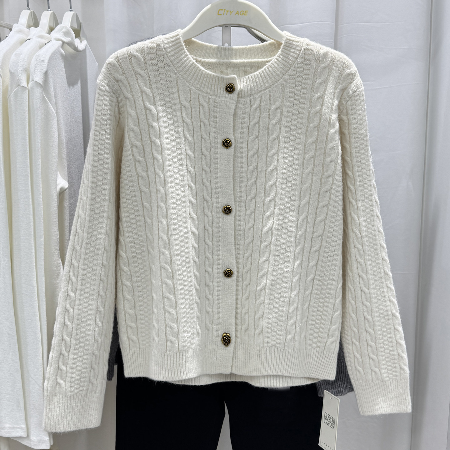 温柔风圆领麻花针织开衫女2025冬季新款纯色舒适百搭气质毛衣外套,女装/女士精品,毛衣,淘宝优惠券,粉丝福利购,淘宝优惠卷