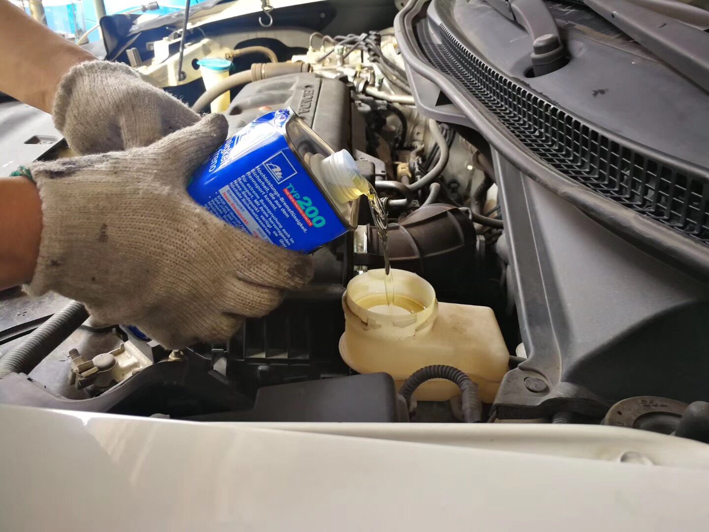 Certified product German original ATE Brake Fluid TYP200 DOT4 Athletic type 280 Ultra high boiling pointin the Car/Articles/Fitting/Refit , Auto Beauty/Maintenance/Service , Car Care Products , Brake/Boost oil  category - from Buy2taobao.com to provide professional Taobao agent buy service