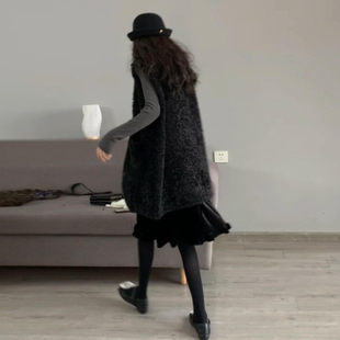 2026超火冬装一整套秋冬季羊羔毛马甲内搭上衣花苞半身裙三件套女