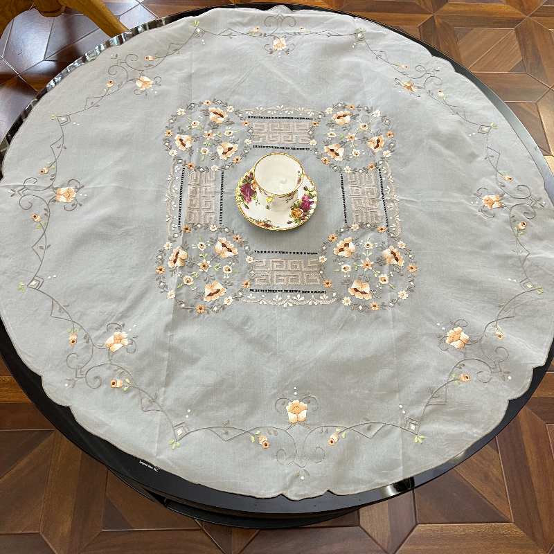 bj723-5真丝(85cm圆)米色手工影绣雕平绣锁边绣桌布
