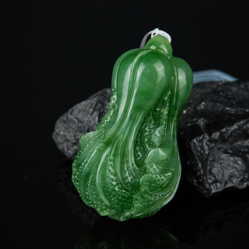 孤品苏作玉雕大师和田碧玉吊坠