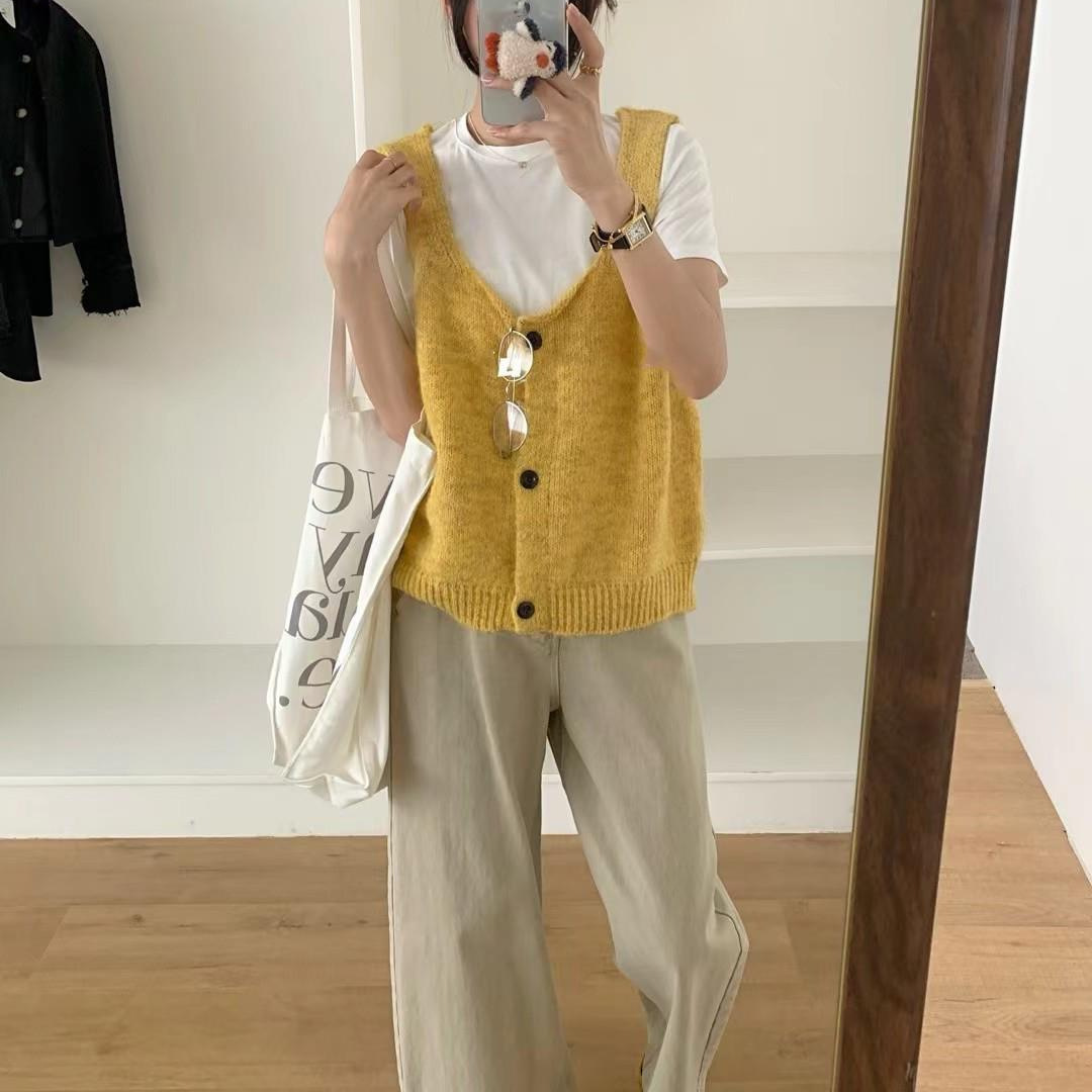 单排扣针织吊带马甲背心女春秋新款韩版叠穿毛衣坎肩外搭无袖上衣