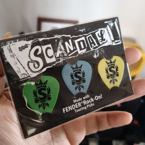 fender联名限量 scandal 乐队 吉他拨片