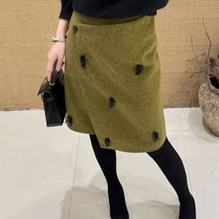 2026年早春新款设计感重工钉珠显瘦半身裙