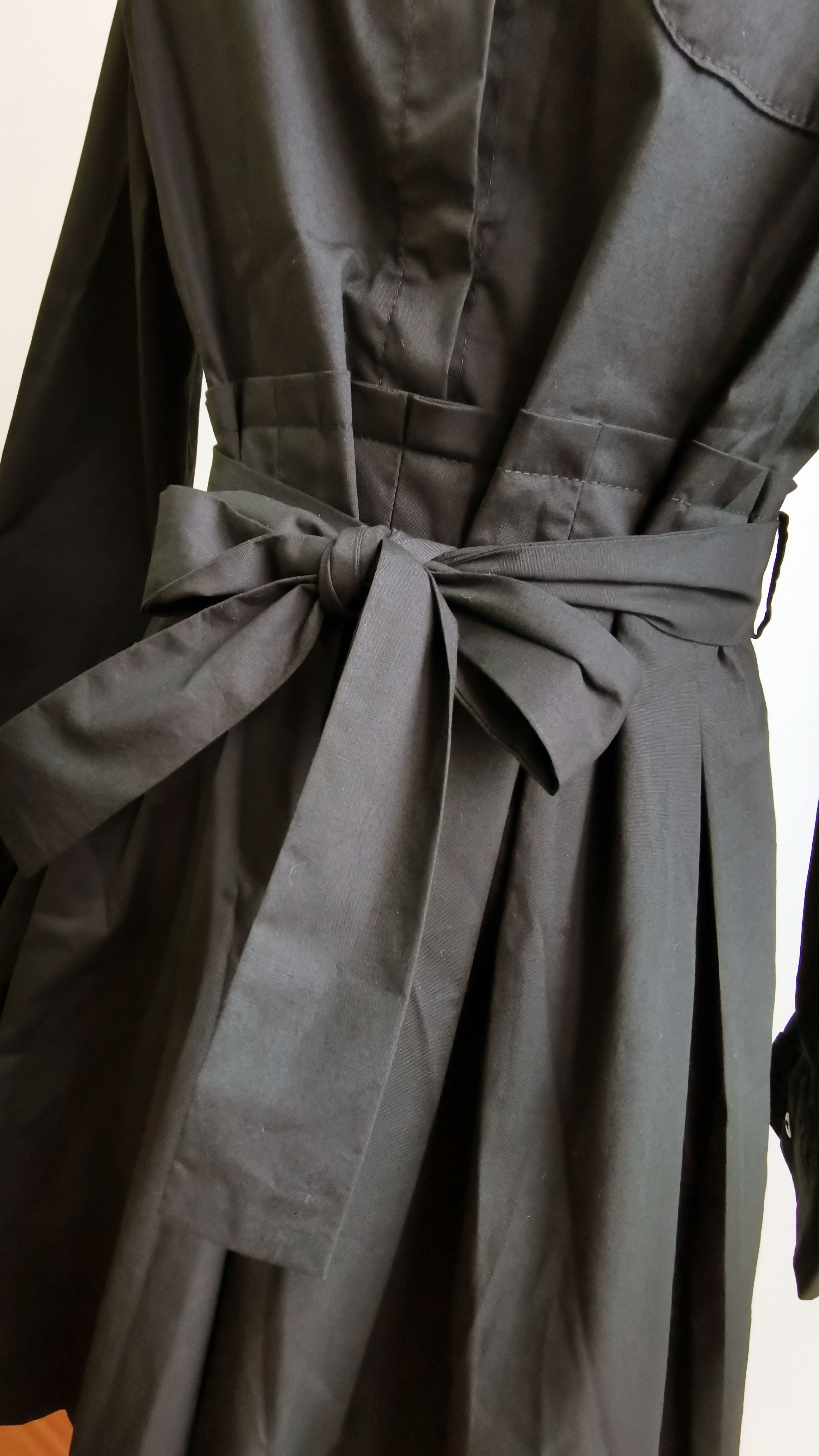 纯棉黑色通勤大下摆衬衫裙