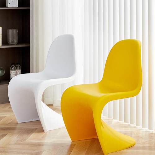 塑料北欧可叠放餐椅洽谈