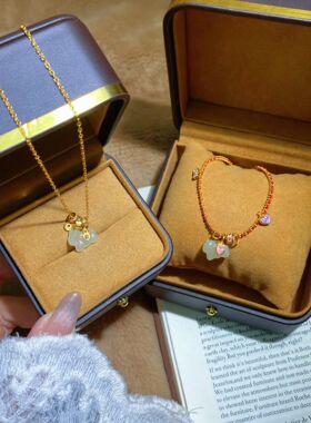 天然和田玉晴水马手链925银镶和田玉小马手链本命年红绳手链新年