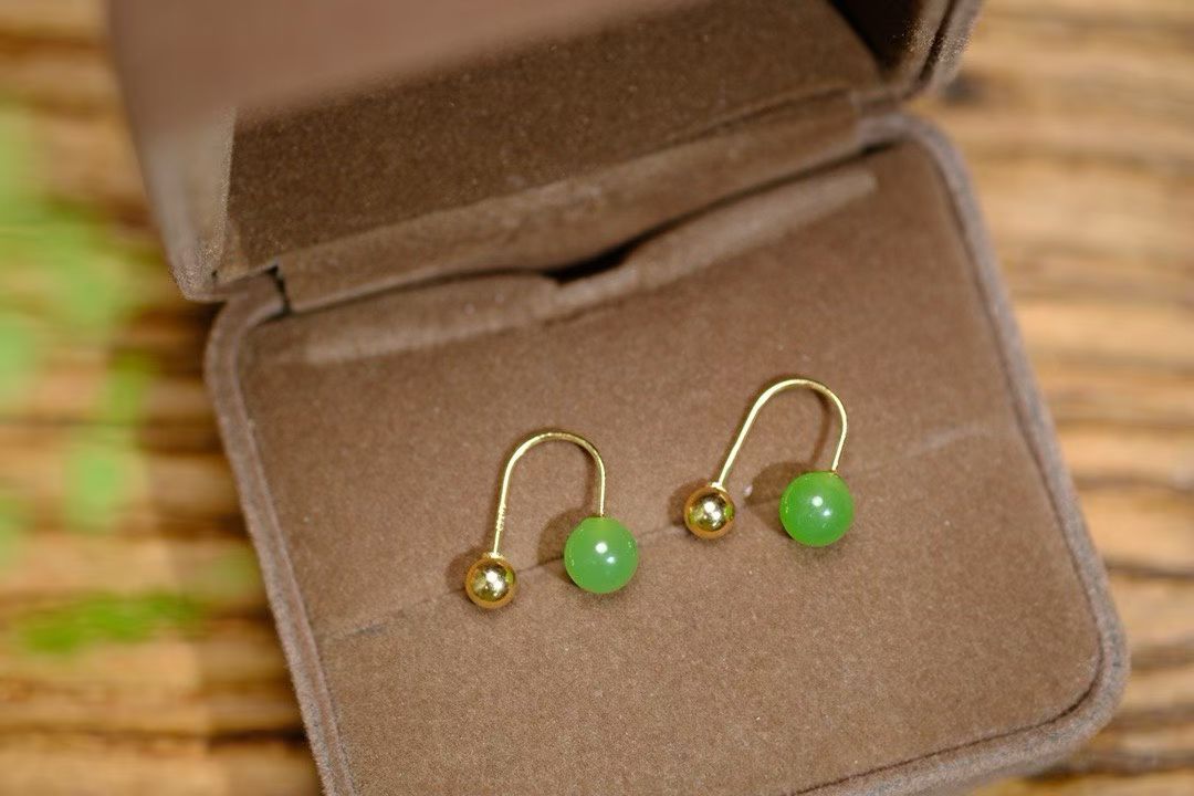 和田玉碧玉圆耳钉U形金耳钉18金镶冰低绿色珠设计款金耳钉送女友