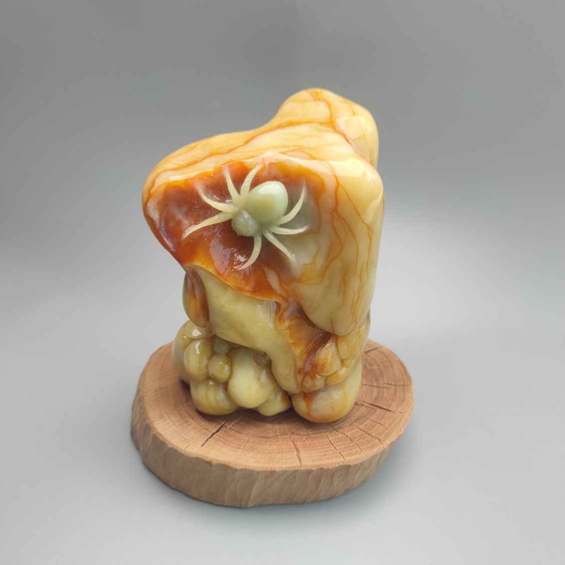 精品岫玉花玉摆件知足常乐天然玉石巧雕昆虫玉摆件岫岩玉蜘蛛摆件