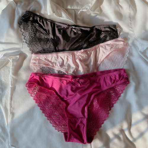大码内裤女蕾丝包臀中低腰胖mm裤头高叉不勒大腿根裤衩透明性感