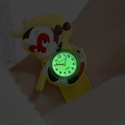 拍拍表夜光学生男女孩手表儿童