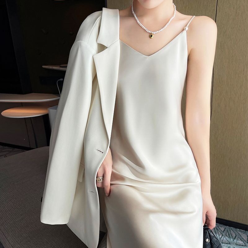 夏季新款真丝缎面纯色吊带连衣裙女士宽松显瘦醋酸高腰长裙A字裙