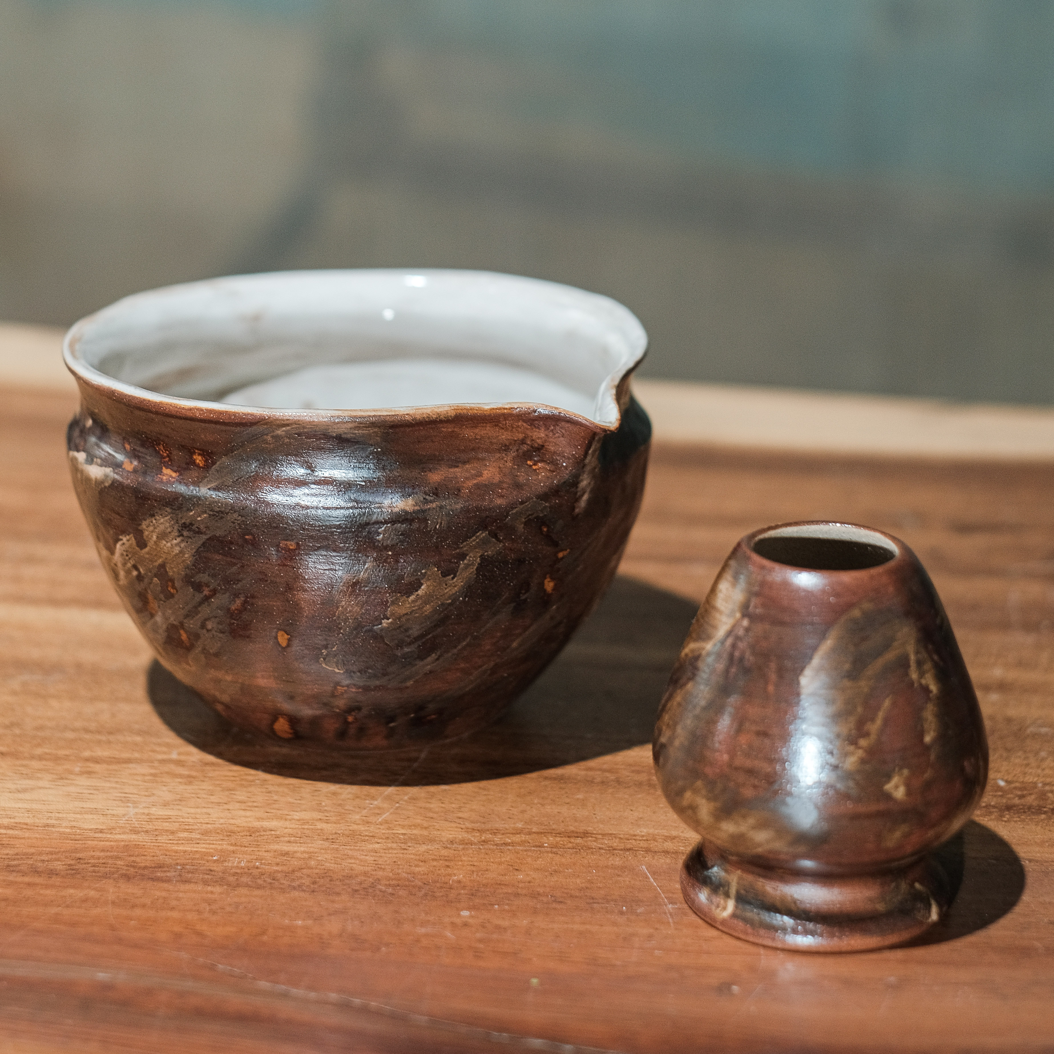 宋研 | 手制粉引抹茶碗 手工复古侘寂风刷毛目手捏束口带嘴点茶盏