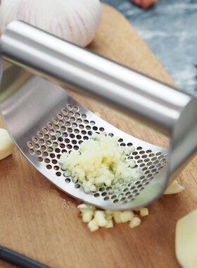 1pcs Stainless Steel Curved Garlic Press Manual Garlic Ginge