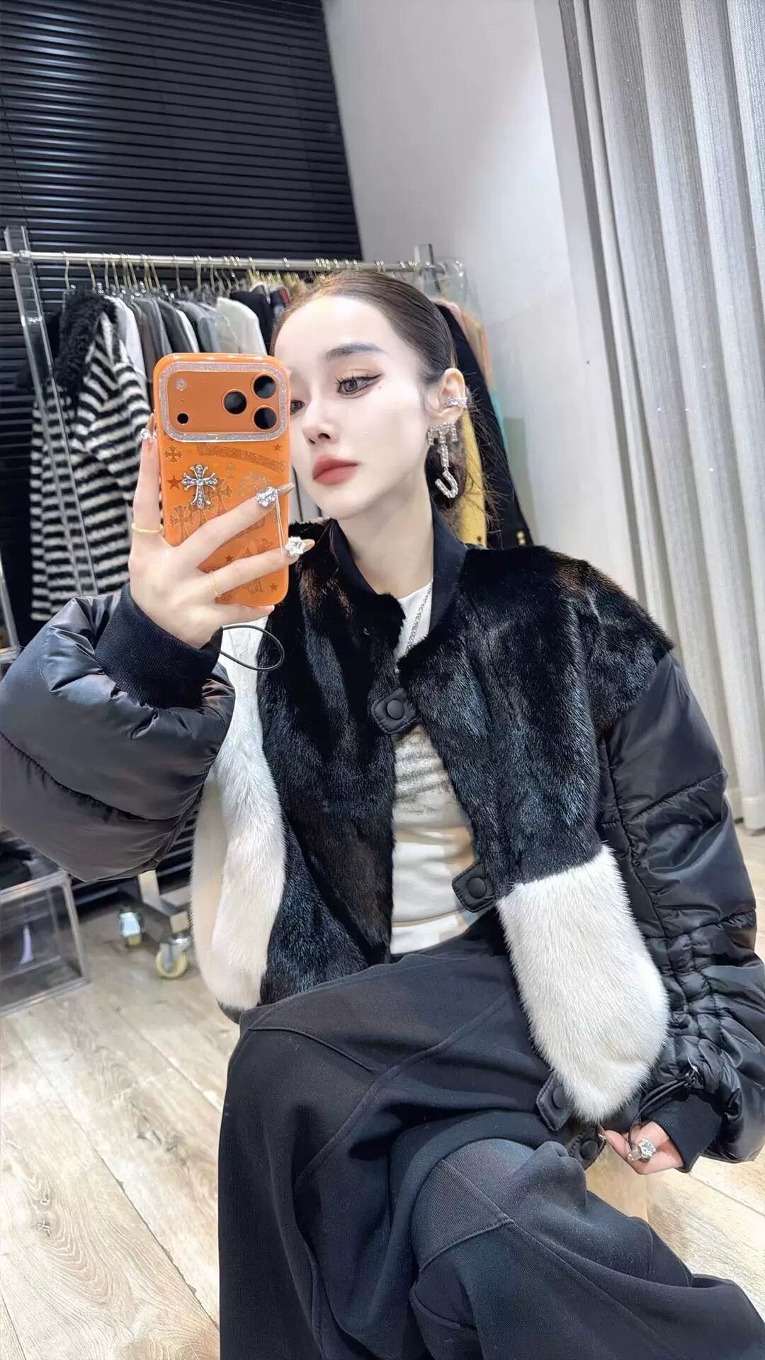 2025冬季新款爆款女短款外套进口水貂毛时尚羽绒服休闲宽松棒球服