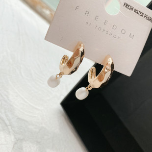 潮牌原单FRE EDOM简约C形女小众轻奢高级感耳环淡水珍珠气质耳饰