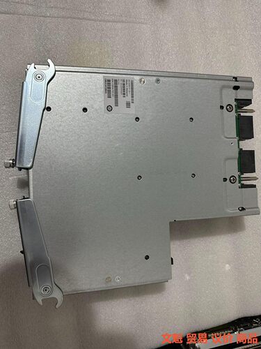 思科交换机矩阵N9K-C9504-FM，基本全新现货有几个，.来议价