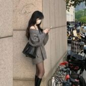 特大码 微胖MM200斤遮肚灰色一字露肩针织毛衣设计感软糯上衣 女装