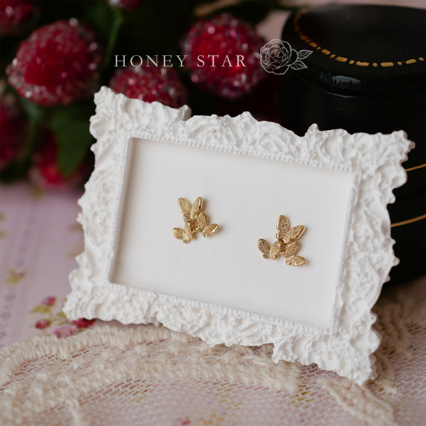 HONEY.10k金三只蝴蝶耳钉 纯金mini精致日系小巧磨砂蝴蝶通勤耳饰,饰品/流行首饰/时尚饰品新,耳钉,淘宝优惠券,粉丝福利购,淘宝优惠卷