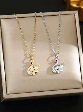 新款小天鹅钛钢项链女轻奢小众锁骨链高级感轻奢送女友礼物饰品