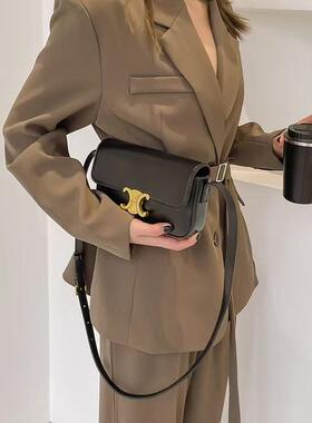 韩国小众设计小方包包包女2025新款高级感单肩斜挎包百搭腋下包潮