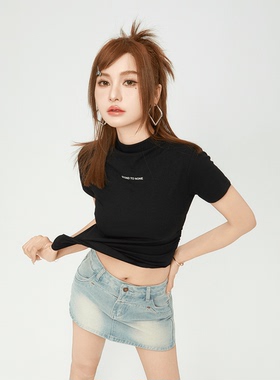 STN黑色辣妹正肩短袖女2025新款热辣夏季内搭修身半高领针织上衣