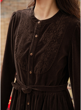 忘城H1040座/韶华长在/冬文艺重工绣花精梳棉平绒立领连衣裙长裙