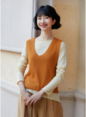 忘城Y641座/朝阳/24春季棕黄色文艺菠萝针针织V领马甲女外穿叠穿