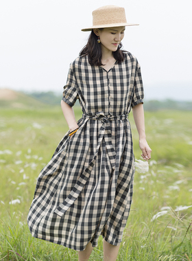 忘城S311座/原野上的风/2021年夏 色织铜氨丝格子V领连衣裙中长裙