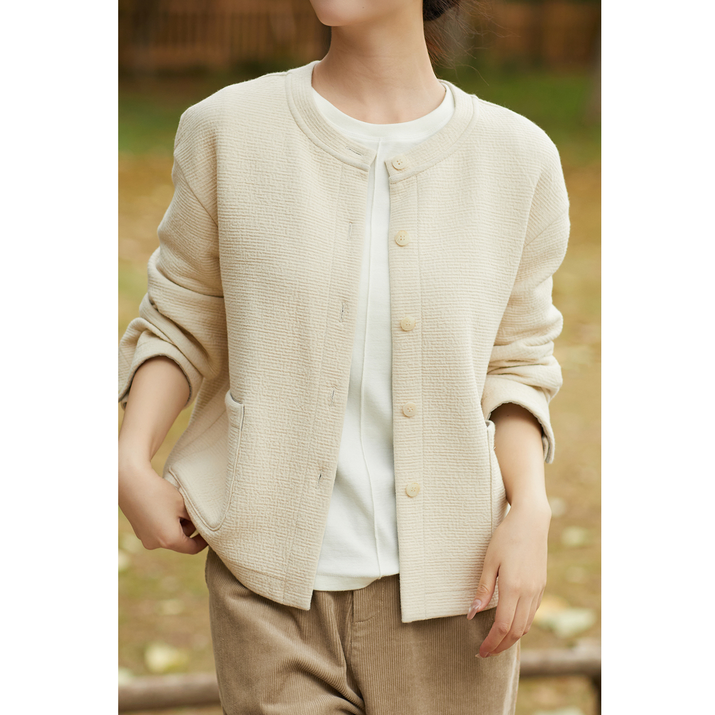 忘城H1325座/刚刚好/秋冬新款棉混纺空气层米色外套蓬松Q弹上衣女