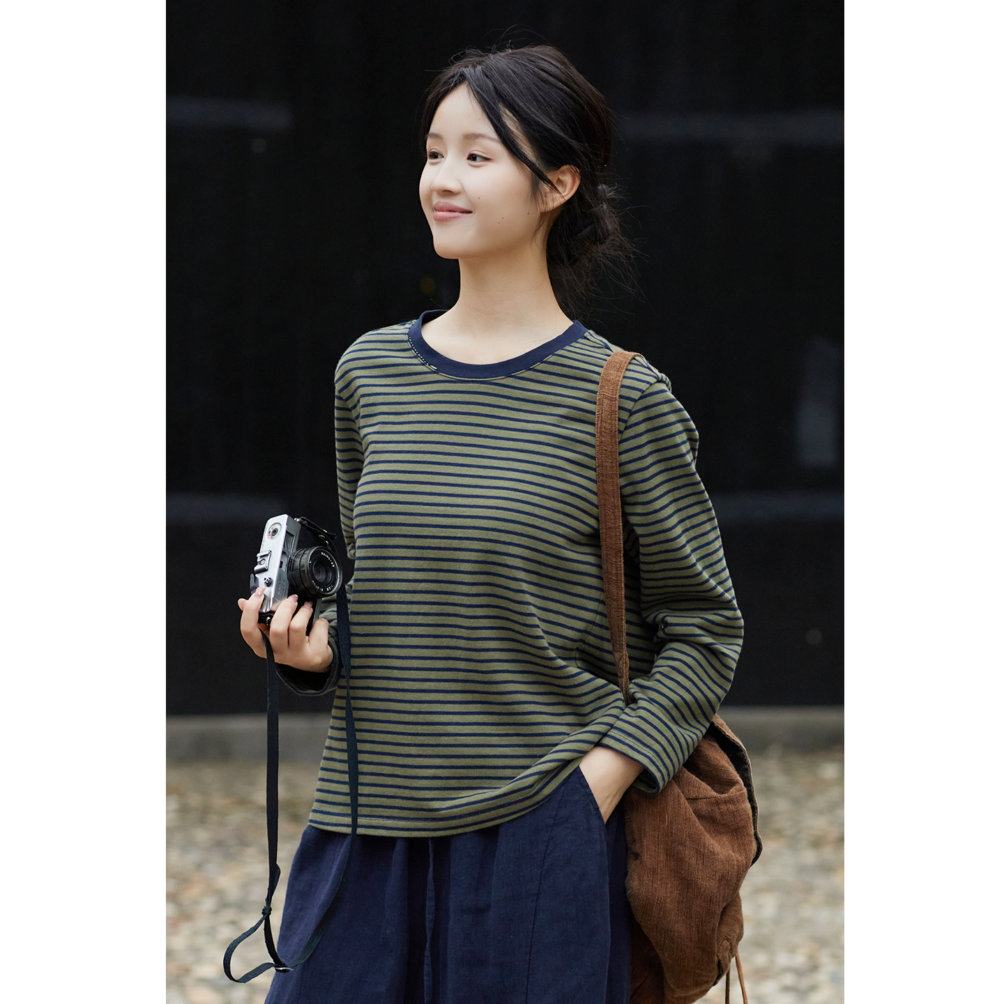 忘城N854座/蓝与绿的低语/秋冬新款100%长绒棉柔软舒适条纹T恤女