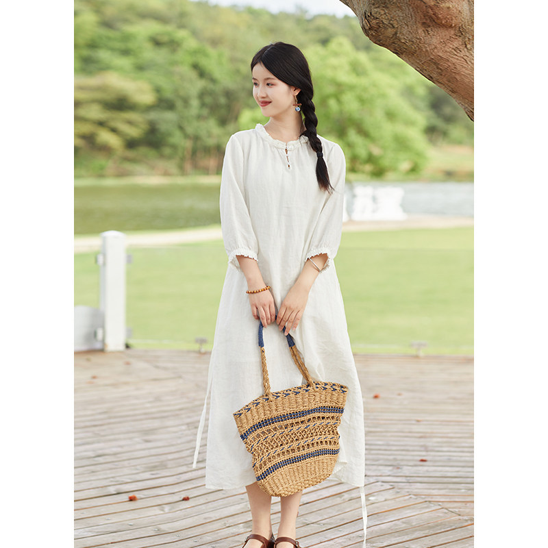 忘城N835座/时光正好/秋新款14支亚麻正肩小a木耳边领白色连衣裙