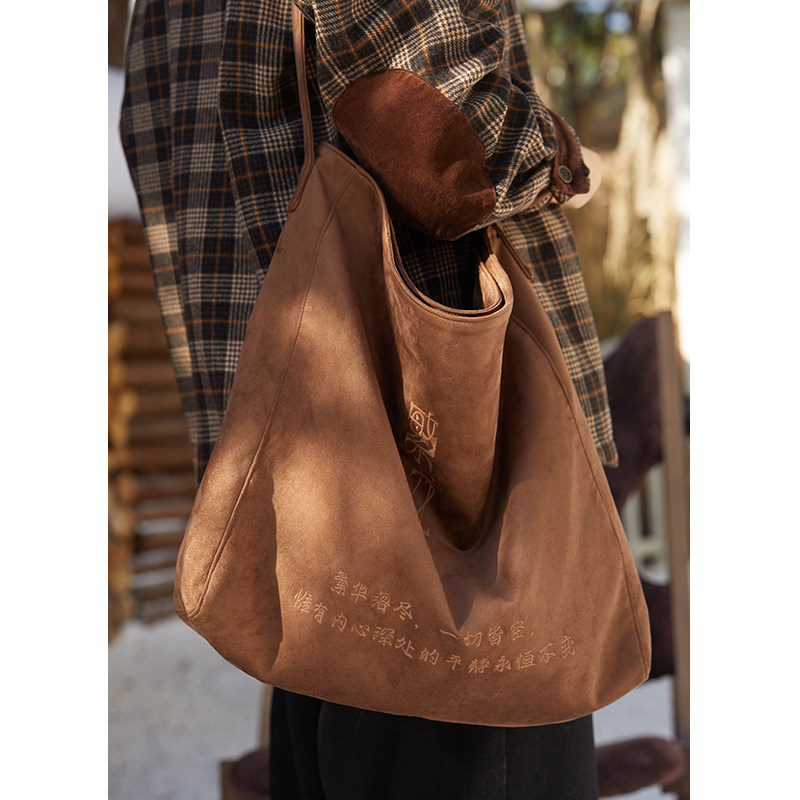 忘城N636座/繁花/新款330G麂皮绒双层加密棉棕色绣花麂皮绒单肩包,箱包皮具/热销女包/男包,托特包,淘宝优惠券,粉丝福利购,淘宝优惠卷