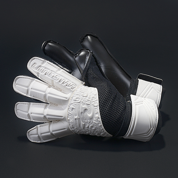 Gants de football - Ref 2589673 Image 1