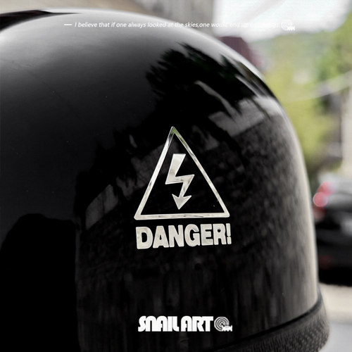SN蜗牛金属贴纸闪电警示个性立体机箱平板头盔机车三角窗装饰贴