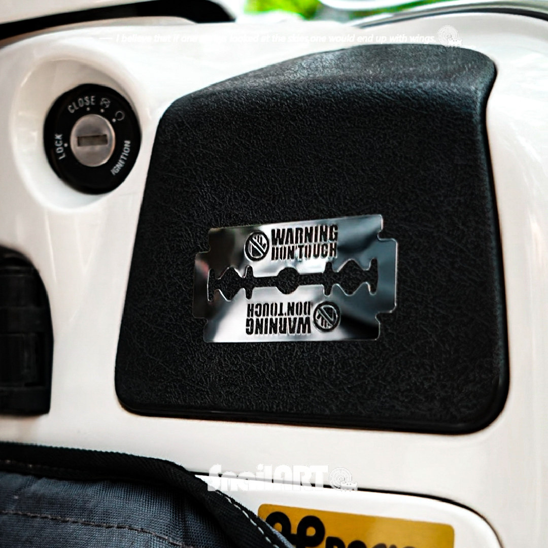 请勿触碰创意刀片安全警示金属银色贴纸车身遮挡划痕细节点缀装饰