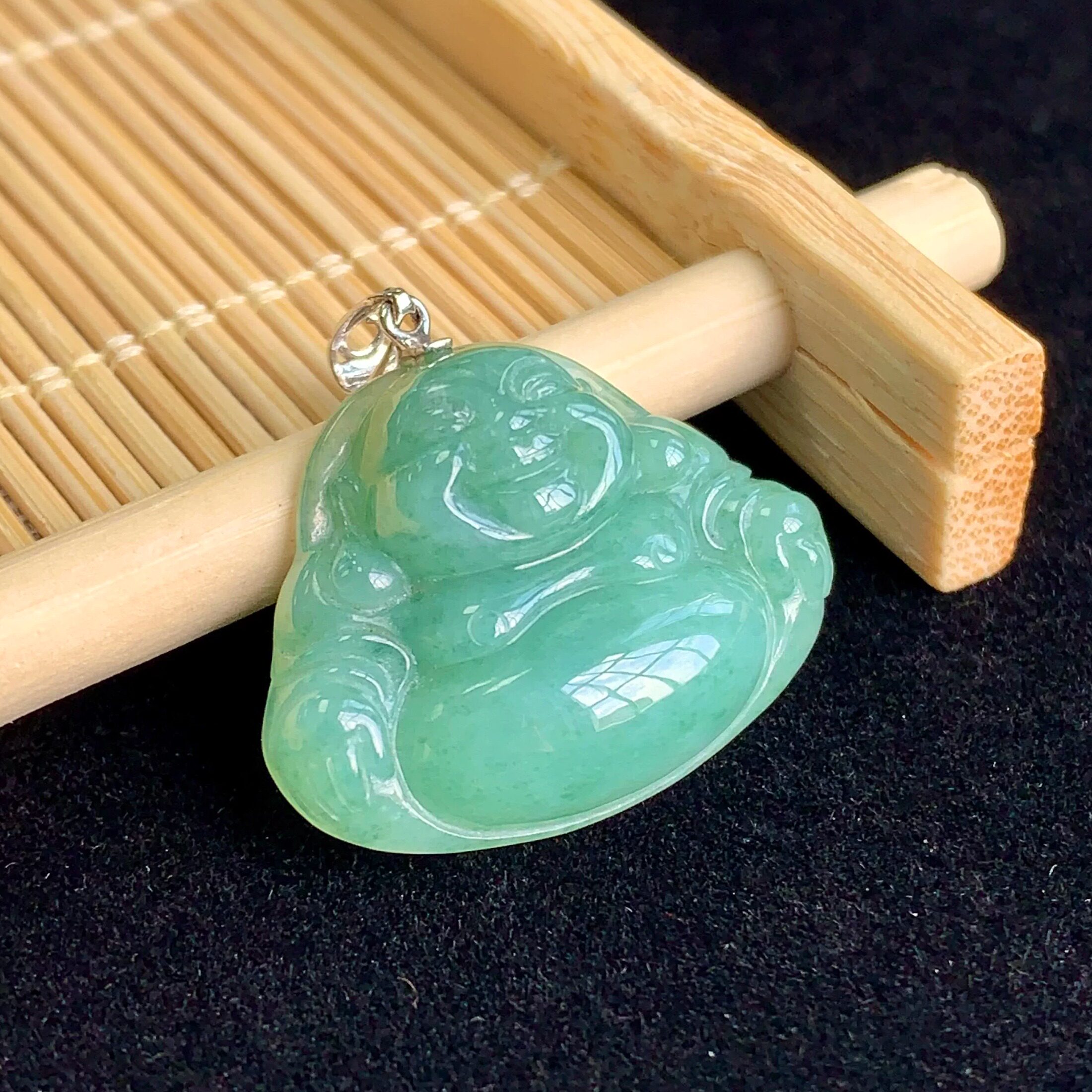 泗隆珠宝-天然A货翡翠玉佛吊坠 18k金扣油青大肚佛项链玉坠女款