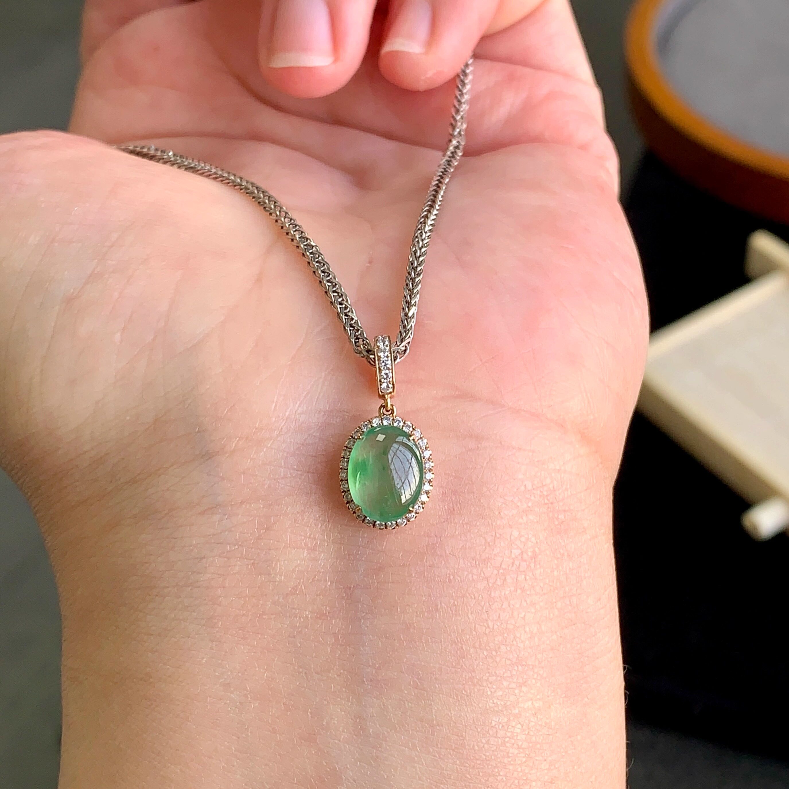 泗隆珠宝-天然A货翡翠蛋面吊坠 缅甸玉石18K晴水蛋面挂件女款