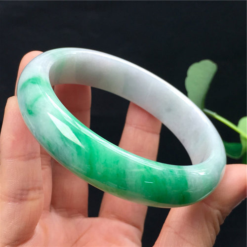 翡翠手镯大口径价格 翡翠手镯大口径图片 星期三