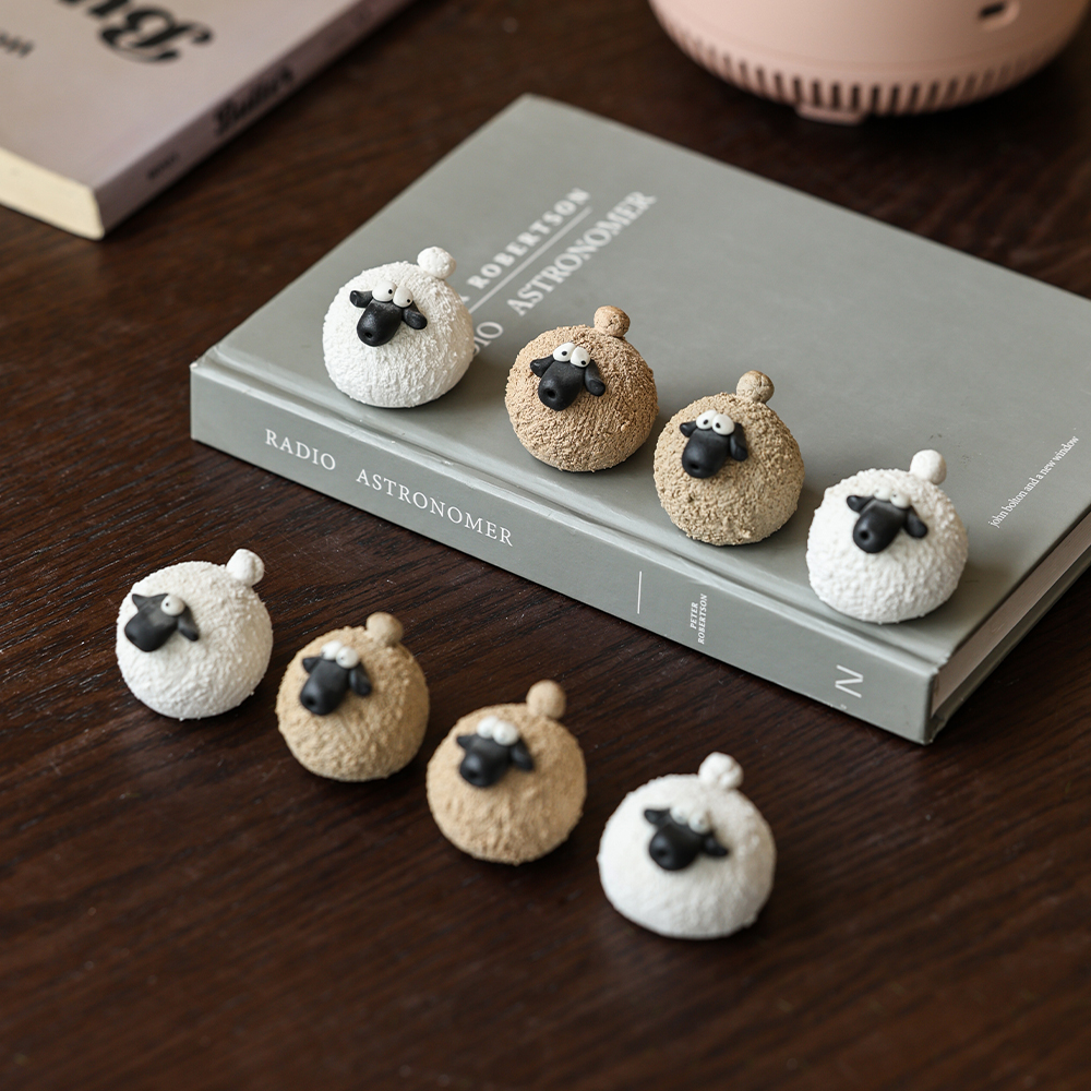 萌趣小羊摆件简约陶瓷小羊家居招财可爱装饰品桌面摆设工艺小摆件